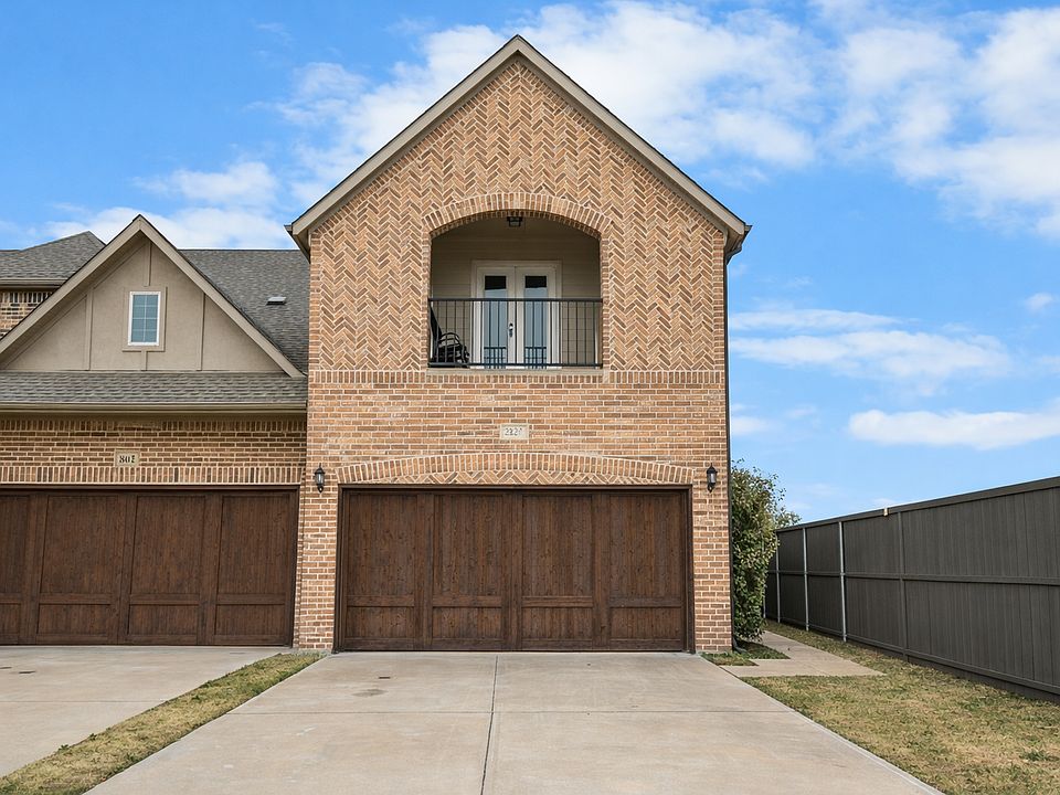 1st image of 800 Newhaven Dr