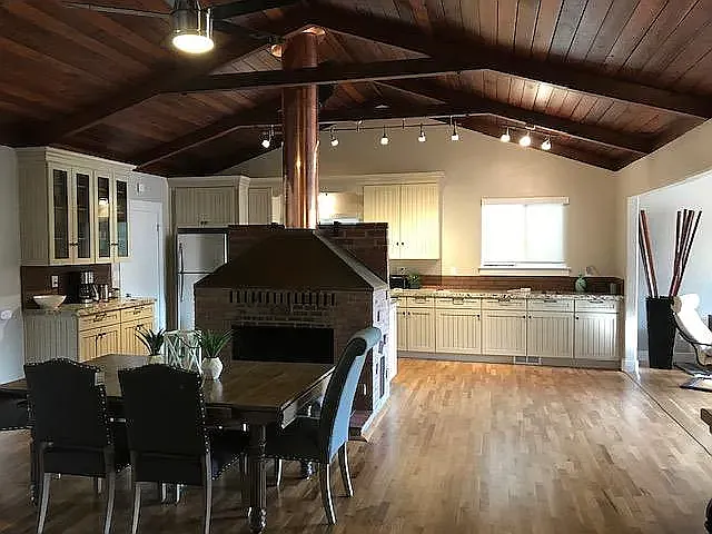 3 bed, 1634 sqft, $5,300 — Photo 4