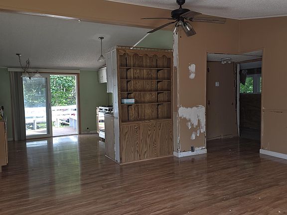 3rd image of 39 Squire Ridge