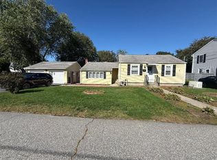 14 Lottie Dr, Riverside, RI 02915