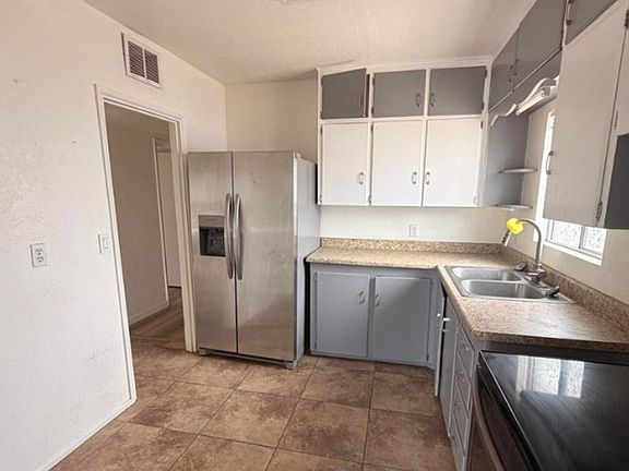4th image of 211 S Desoto St