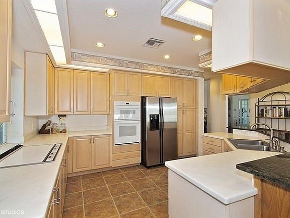 5th image of 2229 Lake Crescent Ct