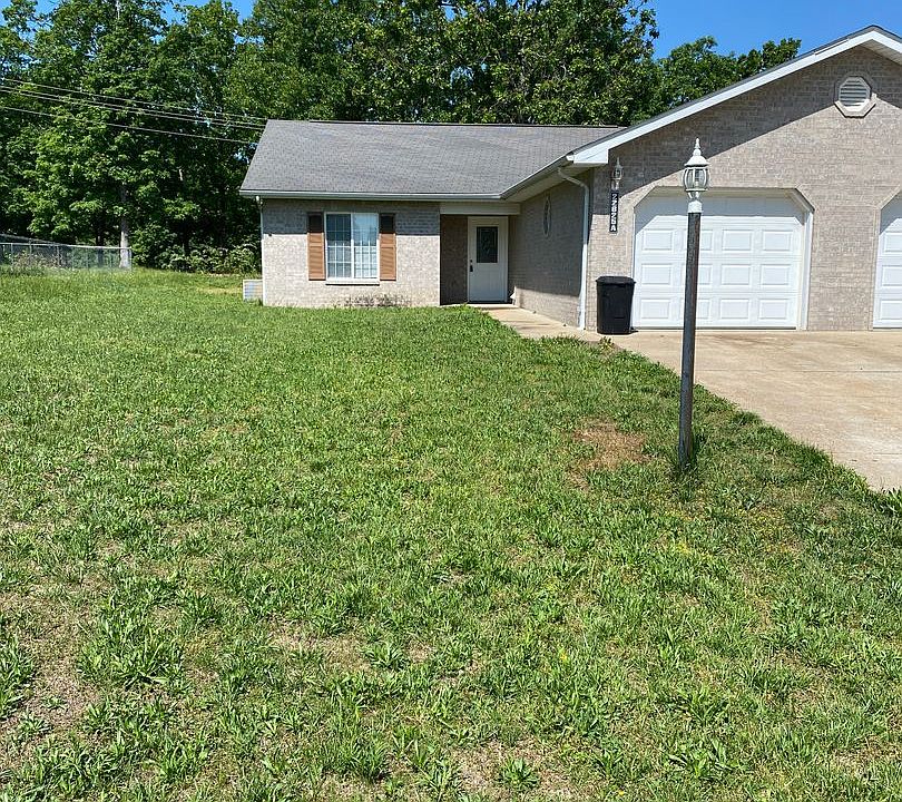1st image of 22625A Hollow Oak Ln