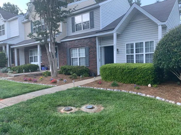 5771 Cougar Ln, Charlotte, NC 28269