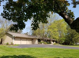 120 Arrowhead Ln, North Barrington, IL