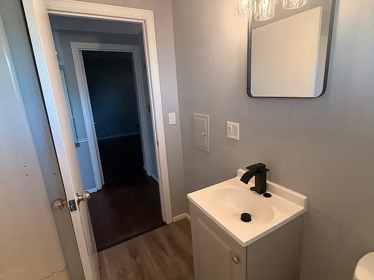 142 Van Buren Ave — Photo 14