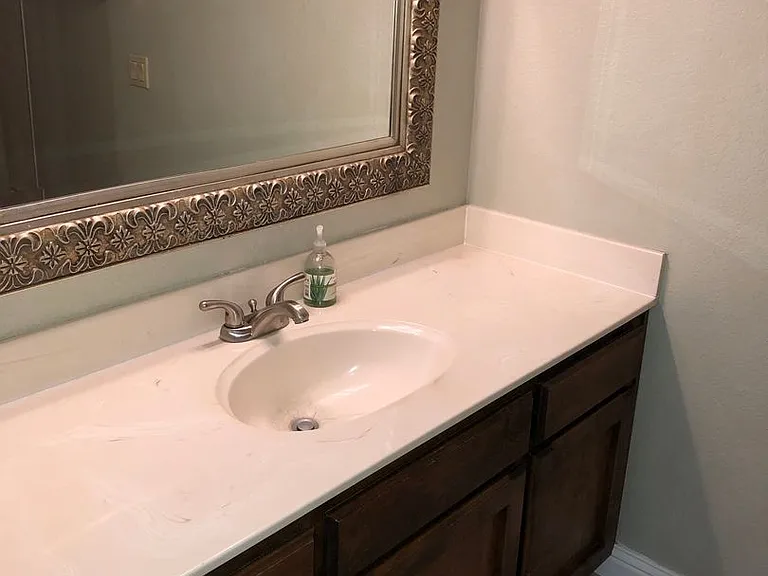 1409 Elm St — Photo 9