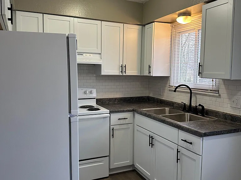 5202 Charm St SW — Photo 2