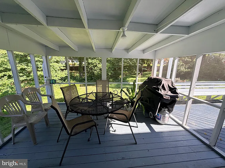 10802 Hunt Club Rd — Photo 15