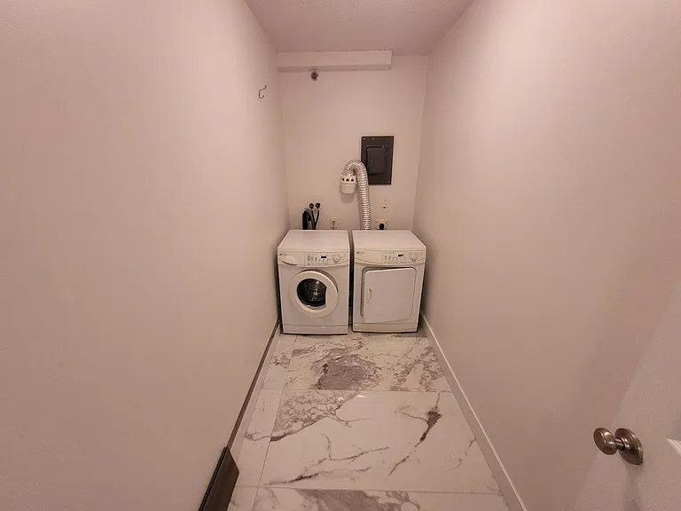 537 4th Ave N #105 — Photo 10