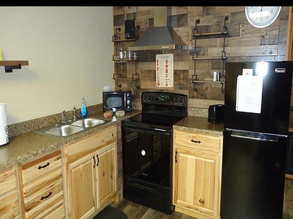 2nd image of 141 E Main St Unit B