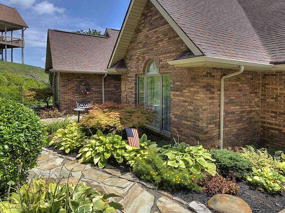4th image of 952 Holtsinger Dr