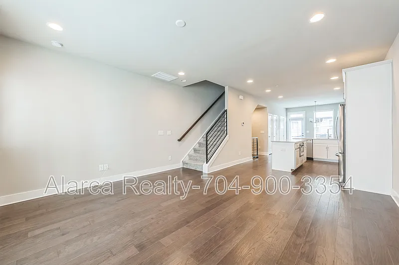 2 bed, 1700 sqft, $2,650 — Photo 4
