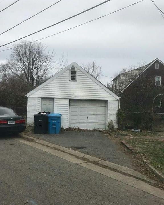 2nd image of 3106 Forest Hill Ave NW