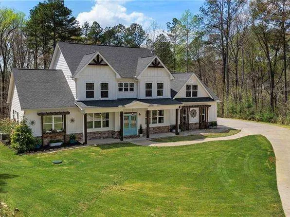 401 Blossom Trl, Acworth, GA 30101