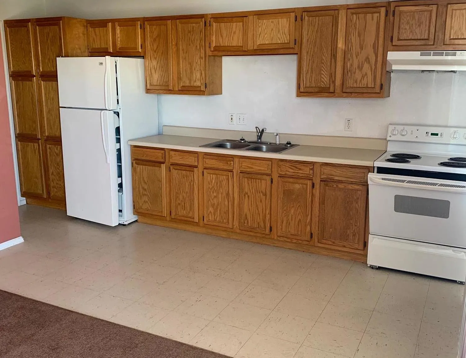 1 bed, 1.0 bath, 700 sqft, $895 — Photo 2
