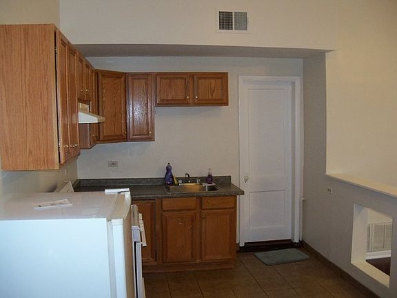 3rd image of 3950 N Monticello Ave #2