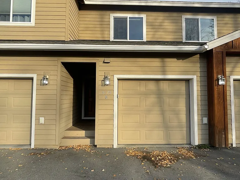 9115 Washburn St #B — Photo 2