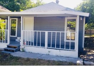 612 Symes St, Taylor, TX 76574