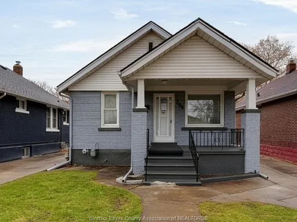 384 South St, Windsor, ON N9C 2W5