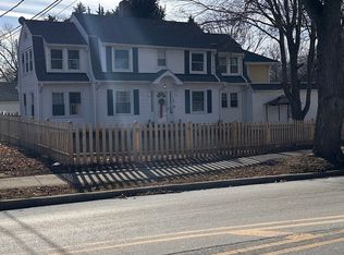 140 Augusta Ave, Dekalb, IL 60115