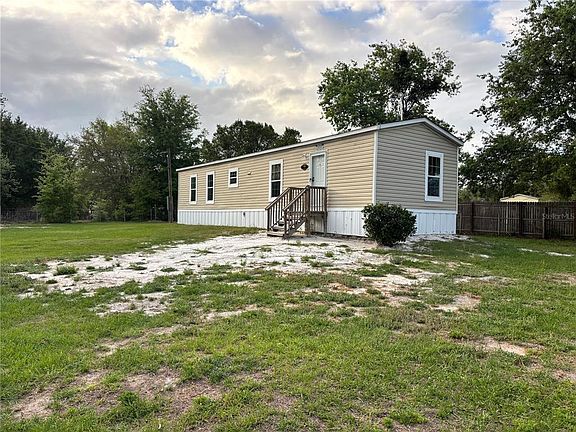 2nd image of 11511 NE 110th Rd