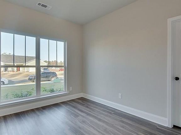 4th image of 771 Viburnum Ct