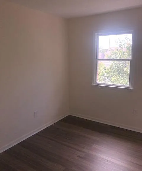 386 Monmouth Street Upper