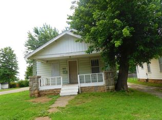 843 E 3rd St, Cushing, OK 74023