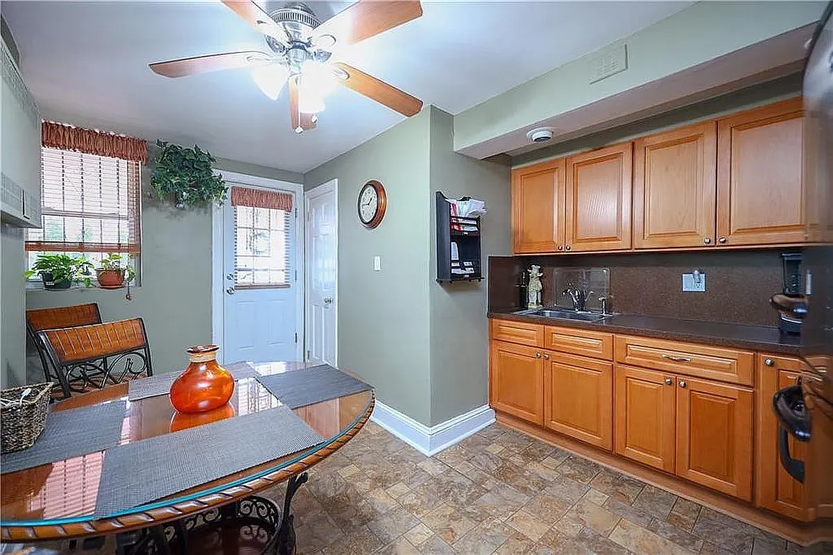 1 bed, 1827 sqft, $2,000 — Photo 1