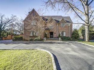 10 Roslyn Rd, Richmond, VA 23226