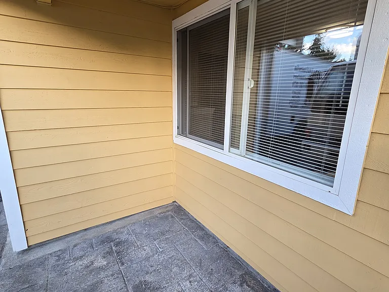 16943 NE 16th Pl — Photo 17