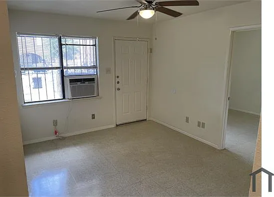 1711 W Cesar E Chavez Blvd #1 — Photo 6
