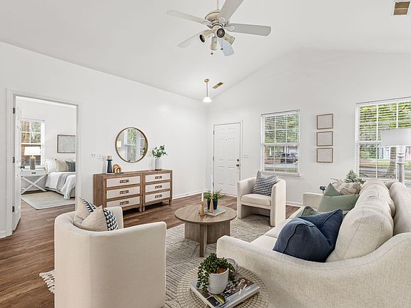 5th image of 102 Larissa Dr