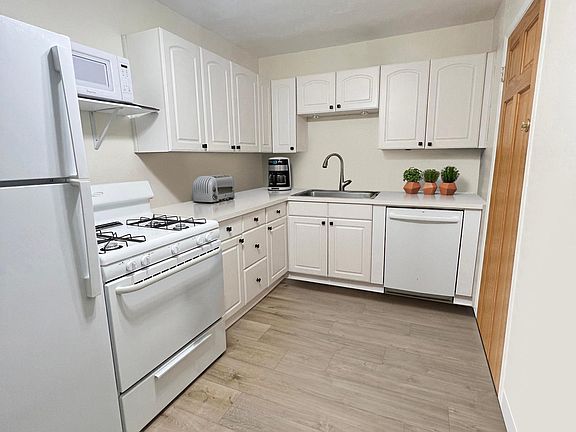 2nd image of 4532 35th St