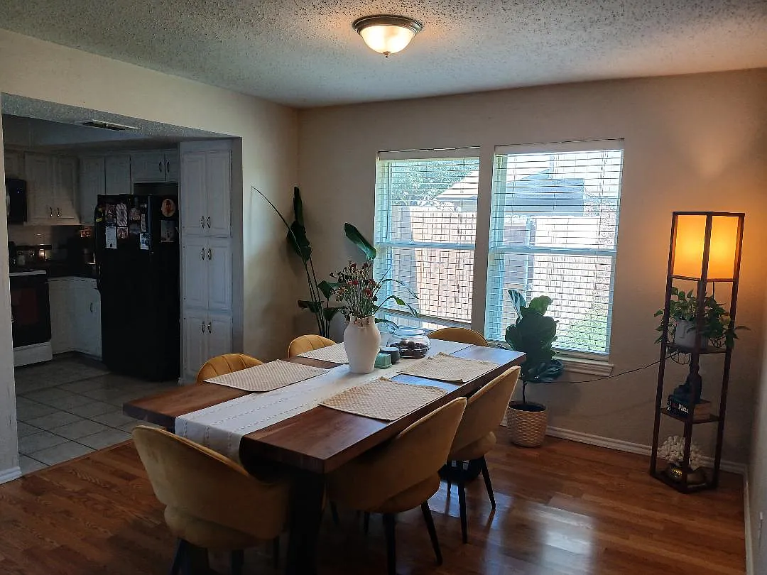 4 bed, 1538 sqft, $2,675 — Photo 4