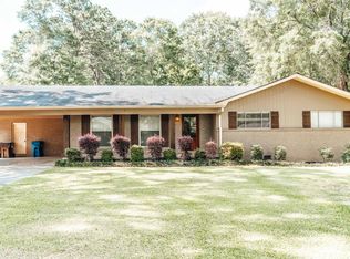 2811 Jamestown Rd, Hattiesburg, MS 39402