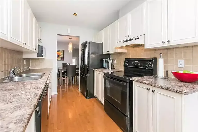 2267 Silverado Cres #1A — Photo 6