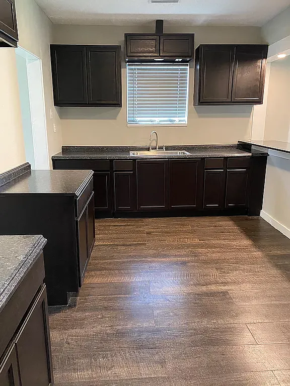 3 bed, 1404 sqft, $1,295 — Photo 2