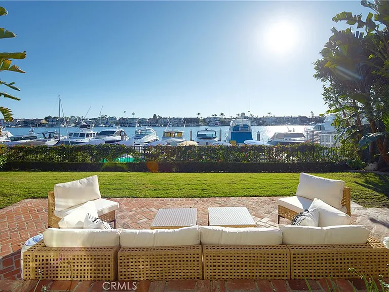 2572 Bayshore Dr — Photo 11