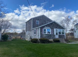 8 Gentian Rd, Hampton, NH 03842