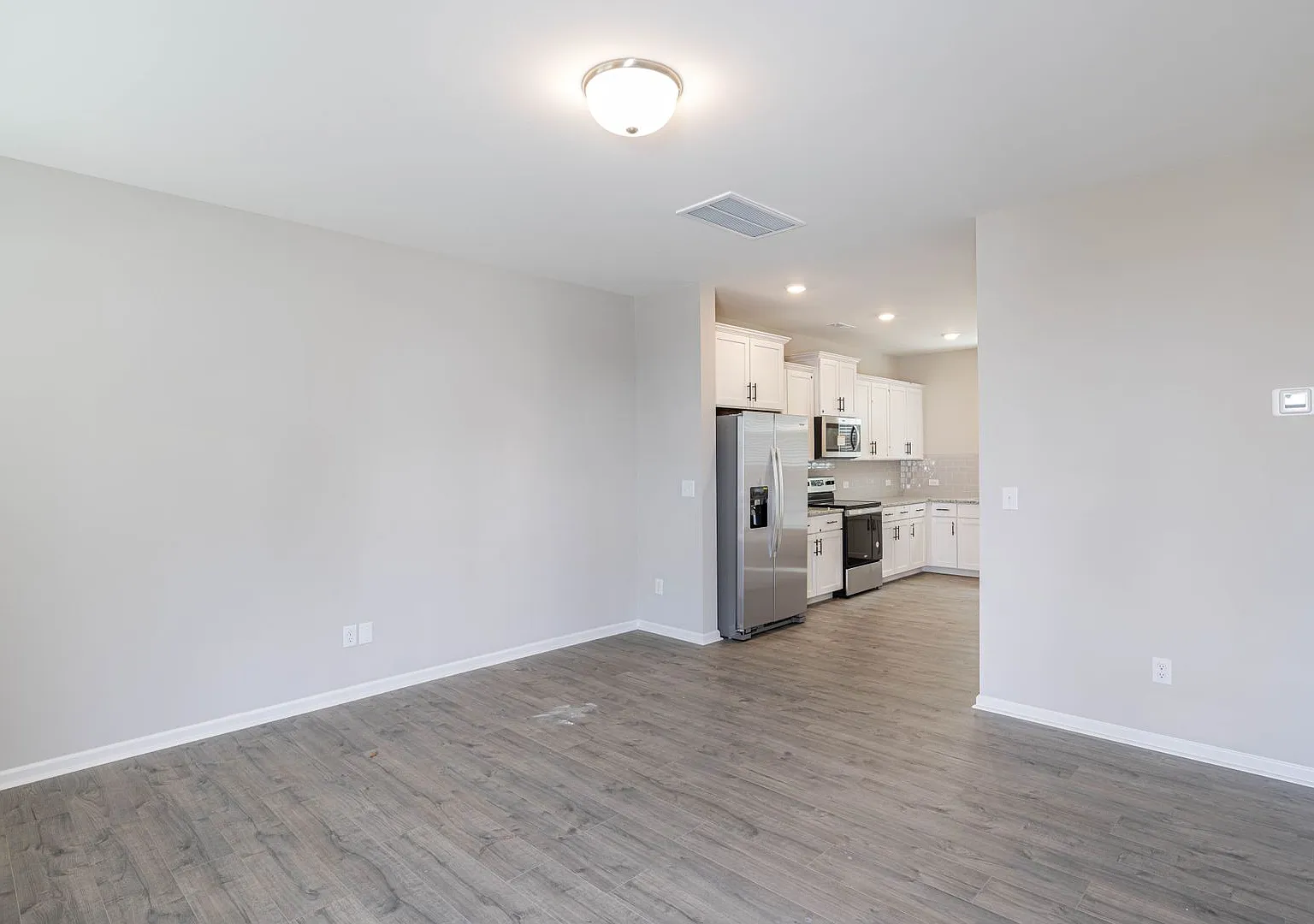 Beautiful 3bd/2.5bth Townhome - Mallard Creek -Available October 2026 — Photo 3