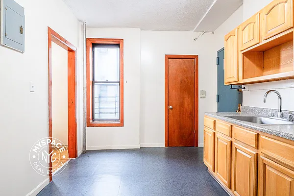 Rented by MySpaceNYC | media 15