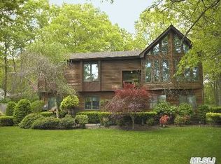 79 Wheat Path Rd E, Mount Sinai, NY 11766