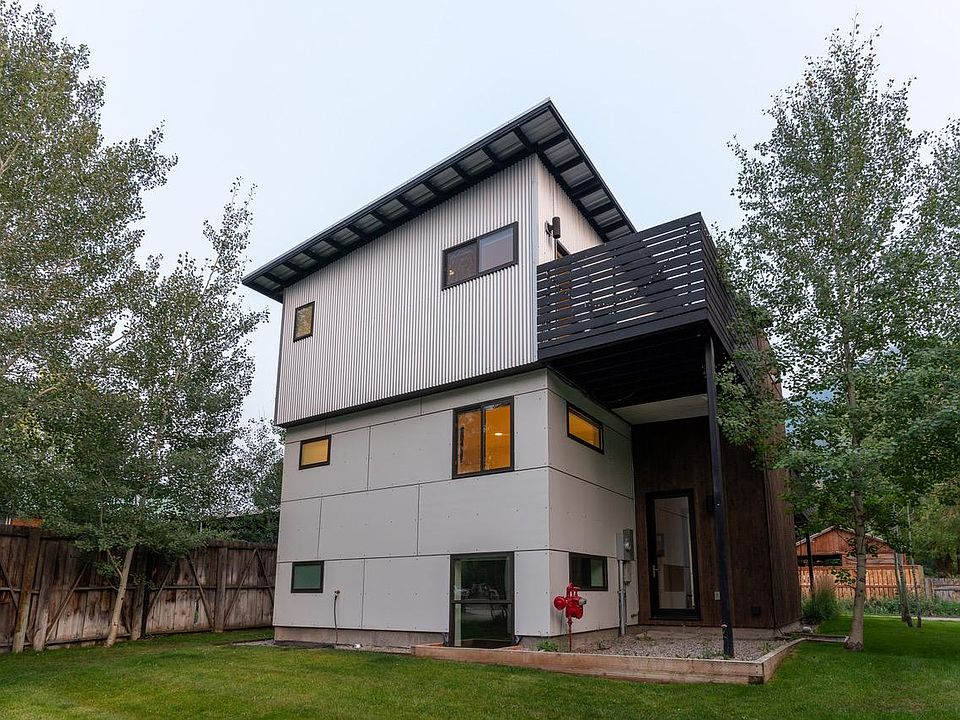 1st image of 530 E Hall Ave