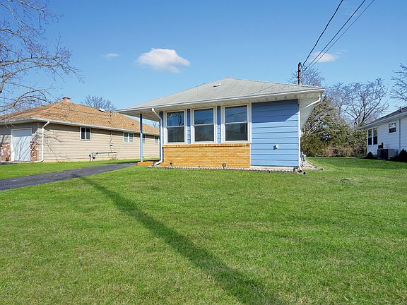 3rd image of 21 Palisades Dr