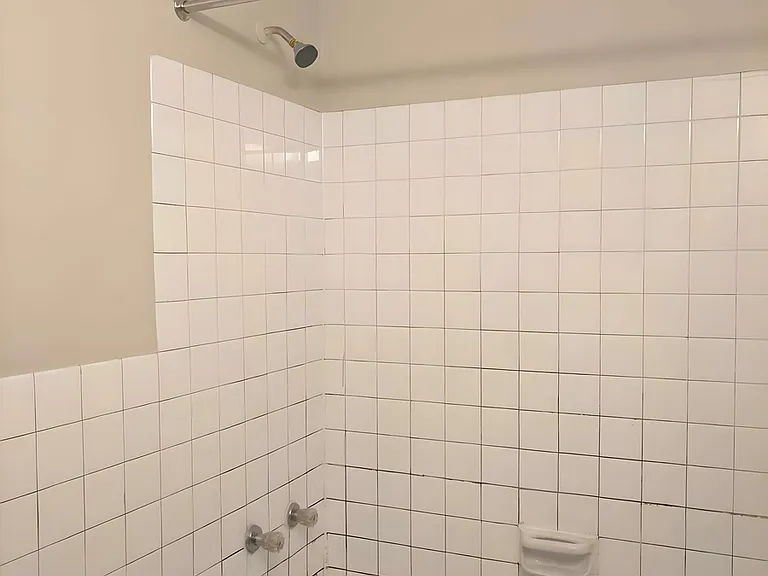 1067 Van Dyke St — Photo 37