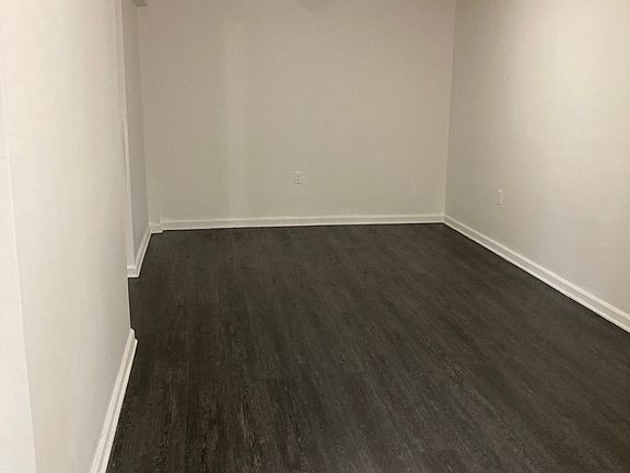 3rd image of 2440 Penbrook Ave