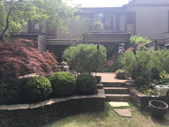 2nd image of 17559 Fairlawn Dr