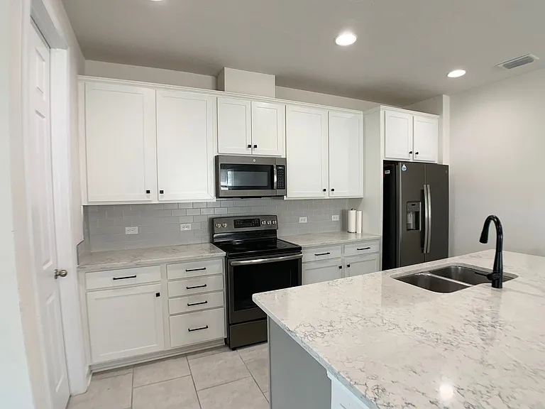 1499 Tropical Pine Cv — Photo 22